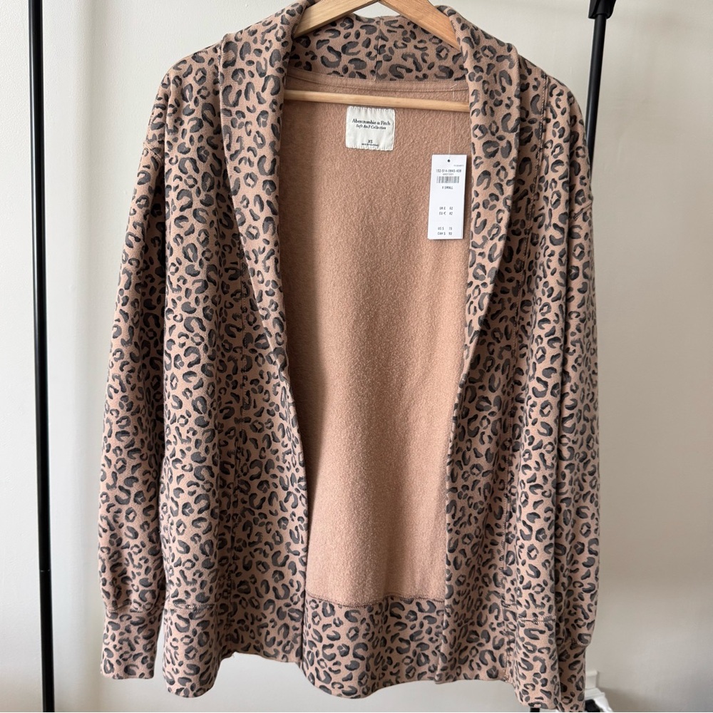 Abercrombie & Fitch Leopard Print Cardigan – Soft A&F Collection – XS